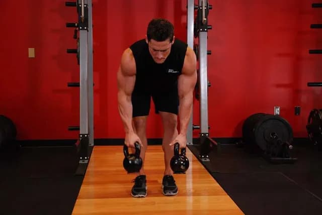 Remada Alternada com Kettlebell