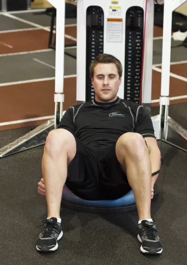 Abdominal na Polia sobre o Bosu com Flexão Lateral