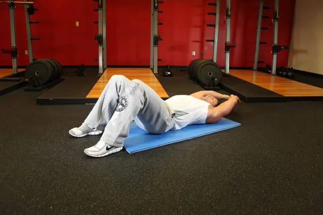 Abdominal com Braços Acima da Cabeça