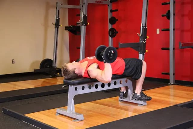 Supino Reto Unilateral com Halter