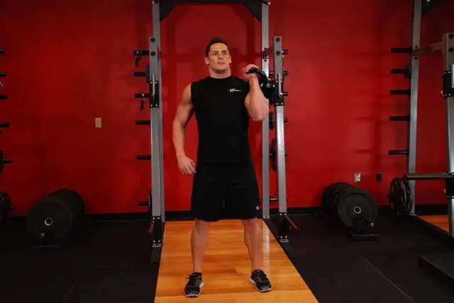 Desenvolvimento Militar Unilateral com Kettlebell pela Lateral