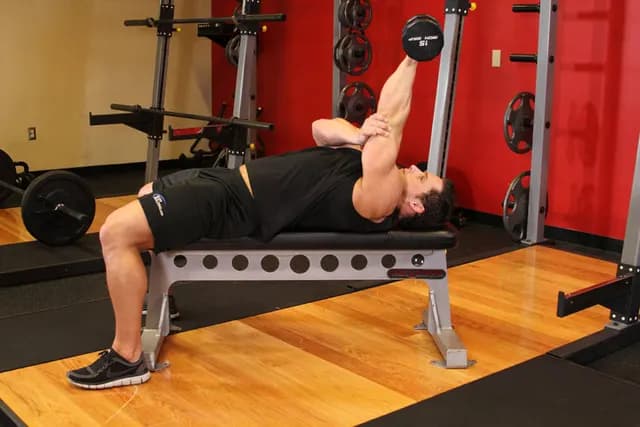 Tríceps Testa Unilateral com Halter - Pegada Pronada