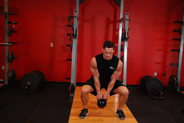 Clean com Kettlebell e Palma Aberta