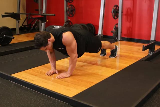 Flexão de Braço Fechada para Tríceps