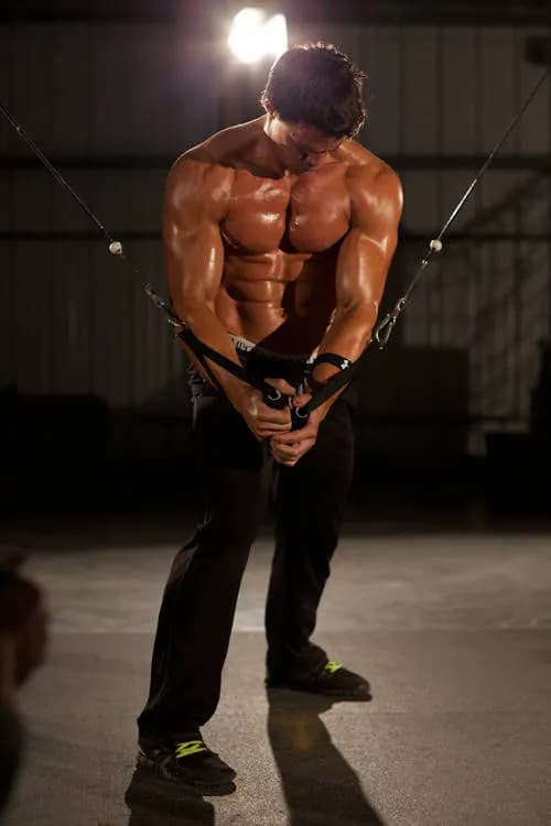 Crucifixo Unilateral no Cabo