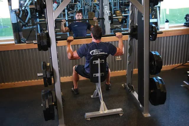 Desenvolvimento Militar no Smith Machine
