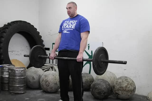Levantamento Terra com Barra Axle