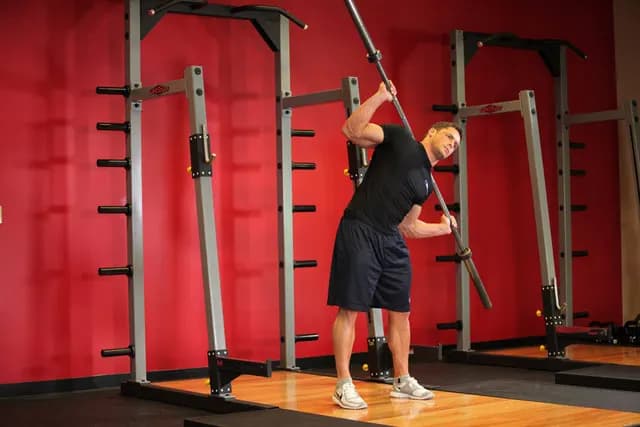 Flexão Lateral de Tronco com Barra