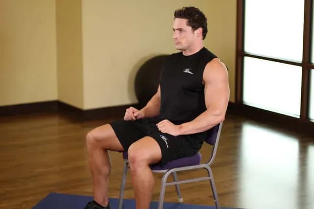 Alongamento de Corpo Superior na Cadeira