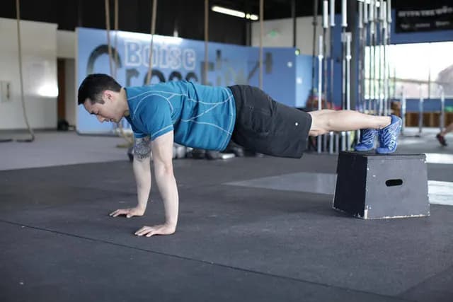 Flexão Declinada