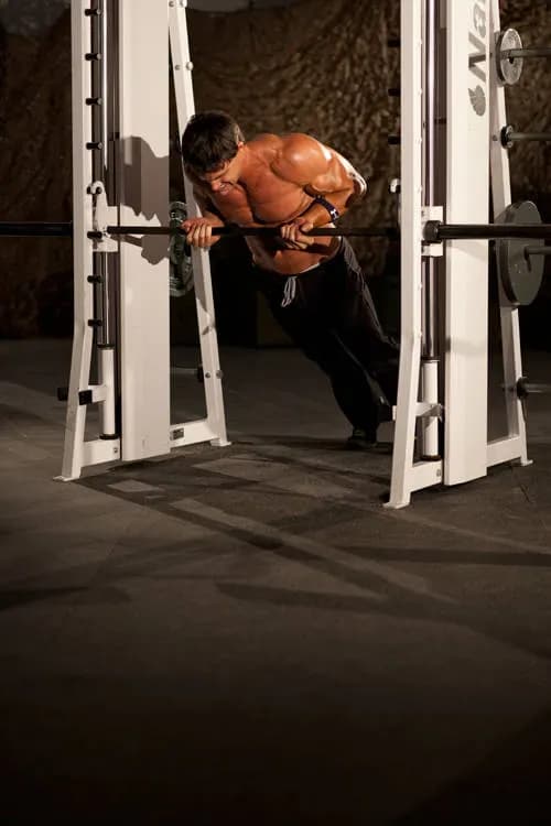 Flexão Inclinada com Pegada Invertida