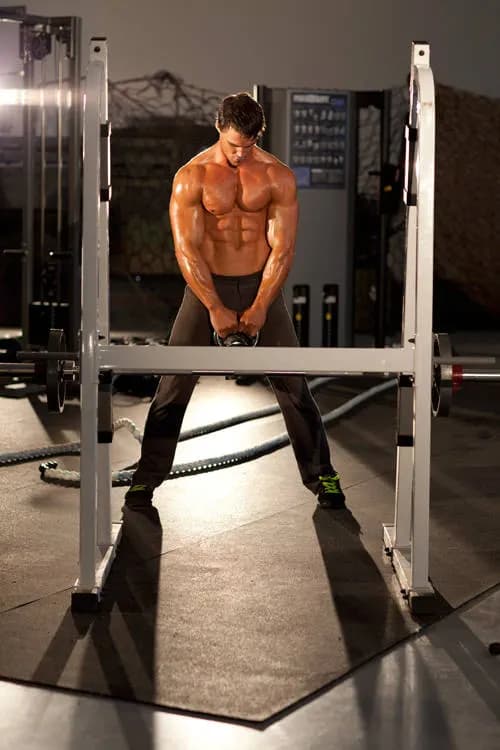 Balanço Rotativo com Kettlebell (Pirate Ship)