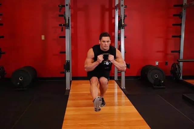 Agachamento Pistol com Kettlebell