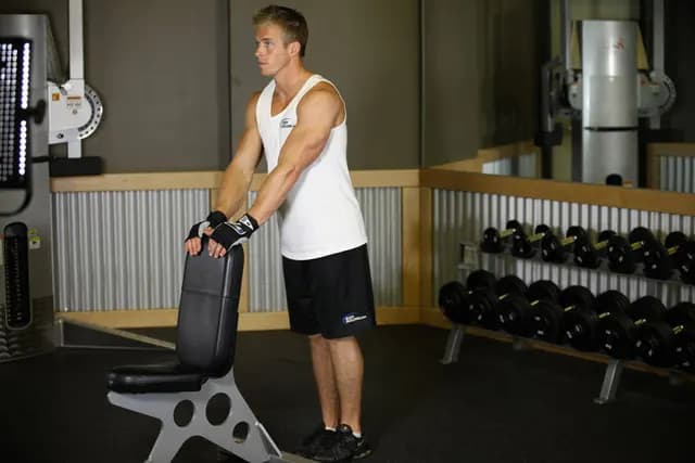Elevação de Perna em Pé