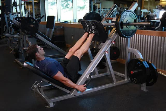 Leg Press com Pés Fechados
