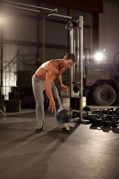 Slam Unilateral com Medicine Ball