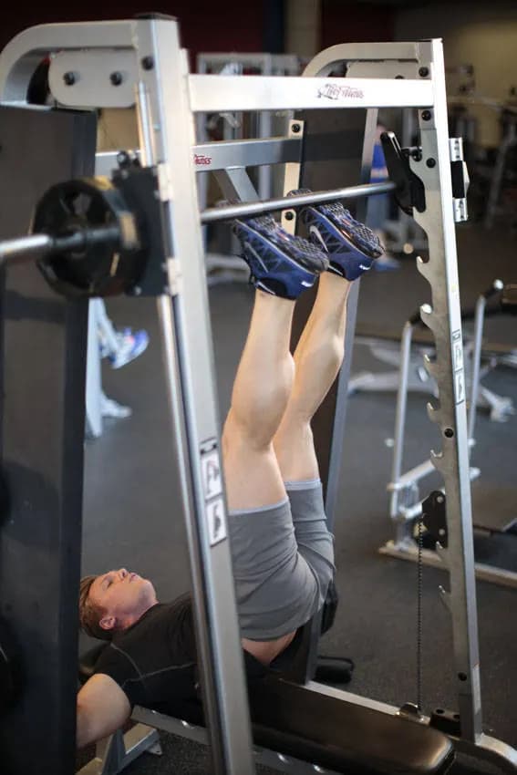 Elevação de Quadril no Smith Machine